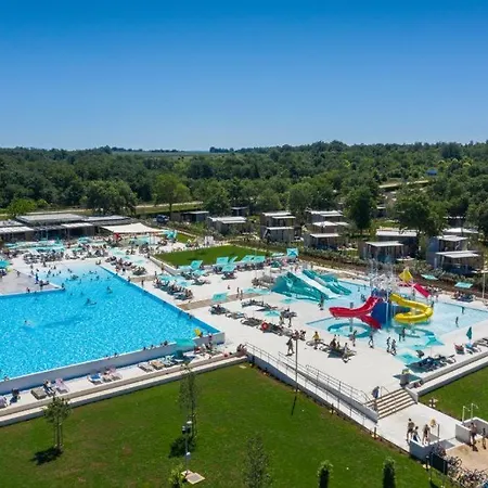 Mobile Homes Sunrise Park Umag キャンプ場