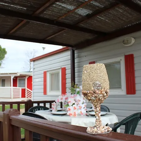キャンプ場 Mobile Homes Sunrise Park Umag