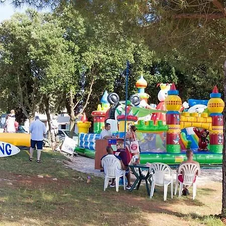 Mobile Homes Sunrise Park Umag キャンプ場