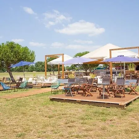 Mobile Homes Sunrise Park Umag キャンプ場