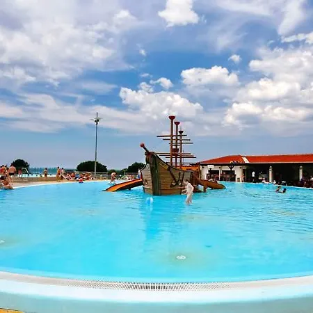 Mobile Homes Sunrise Park Umag キャンプ場 カリガドル